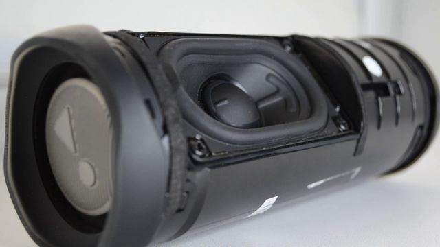 Колонка JBL FLIP 5 LFM 60% Bass Test РЕАКЦИЯ НА ПЕСНИ МИЛЛИОН ДОРОГ смотреть онлайн