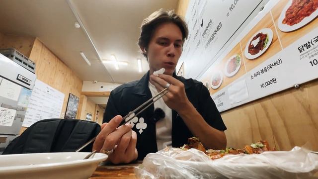 Ем свиные хвосты и пирожок с ничем смотреть онлайн