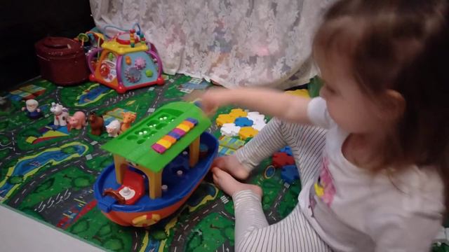 Габби играет в Ноев ковчег смотреть онлайн