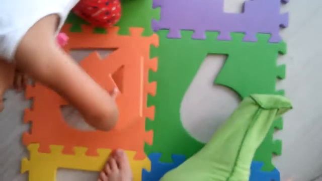 КОВРИК БОЛЬШИХ ПАЗЛОВ-ЦИФРОВ . Распаковка игрушек смотреть онлайн