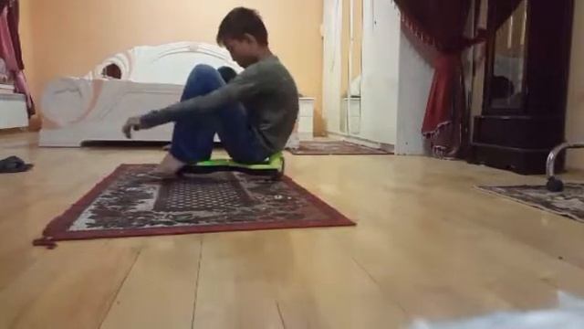 Ражу делает на гироборде трюки кит нравица стаф класс ? смотреть онлайн