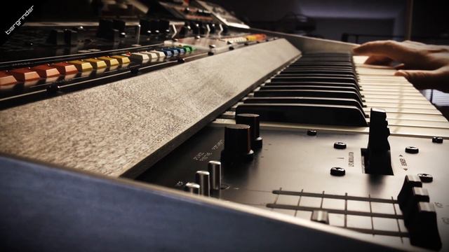 SHOWDOWN - Tiergrinder (Ensoniq EPS , Jupiter Clone, Roland GAIA) смотреть онлайн