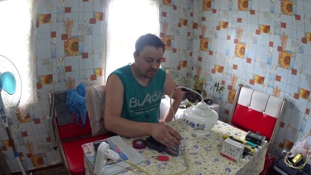 Работы во дворе, Испытание устройства дугового пробива.