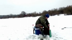 ЗИМНЯЯ РЫБАЛКА НА БАЛДУ. КАК ЛОВИТЬ ОКУНЯ НА БАЛДУ. Рыбалка на жерлищы, рыбалка на щуку зимой.