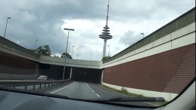 Дорога в Бремен Телебашня и тоннель смотреть онлайн