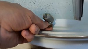 Развалился ролик на душевой кабине Замена