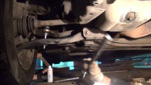 Geely MK - замена стойки стабилизатора.