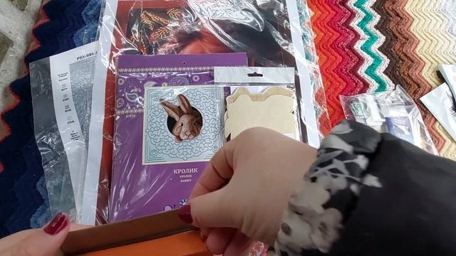 Распаковка посылочки от Золотой норы и от Хомячьих запасов ( Уляны Василенко) смотреть онлайн