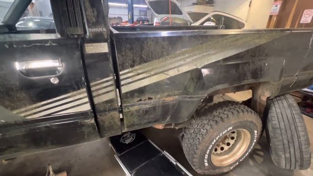 1985 Toyota 4x4. Estándar. En Restauración