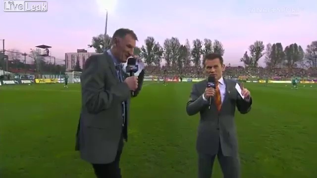 Репортёр получил мячом смотреть онлайн