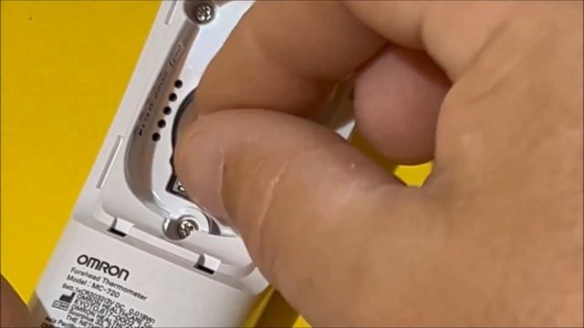 How to Replace the Battery in a Omron MC 720 Forehead Thermometer смотреть онлайн