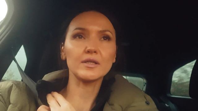 VLOGMAS 7: вот такие МЫ хитрые блогеры?Наелась пиццы. Макияжи на работу. Иду в DM купить в запасы..