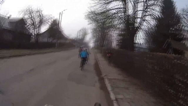 ЕкшеН покатушки,на велосипеді,їдем на задньому смотреть онлайн
