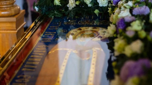 Украшение Плащаницы. Успение Пресвятой Богородицы смотреть онлайн