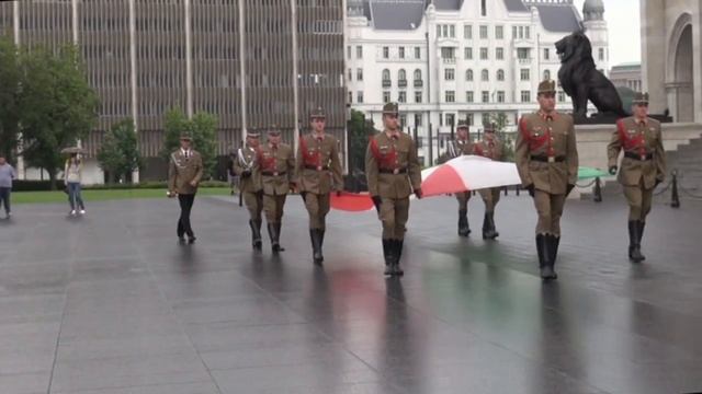 Церемония снятия флага в Будапеште (Flag removal ceremony) смотреть онлайн