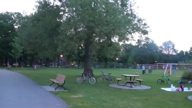 Канада 225: Репортаж из простого спального района Монреаля-2 смотреть онлайн