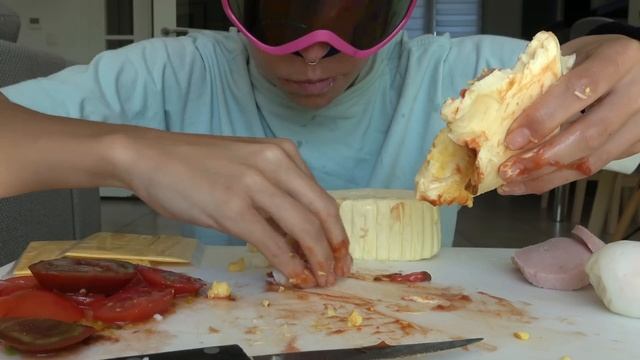 THE WORLD'S FATTEST SANDWICH : BUTTER FOR BREAD смотреть онлайн