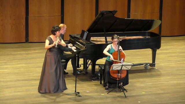 Martinu Trio in F major - SSMF Faculty Artist Series смотреть онлайн