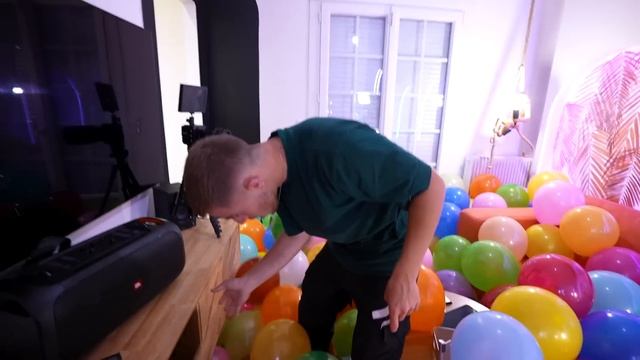 J’AI CACHÉ LA CLÉ DE MON STUDIO DANS 1000 BALLONS ! (c’est n’importe quoi mdrrr ?) смотреть онлайн