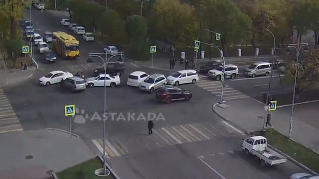 Уссурийск ДТП 6 октября перекресток Некрасова Чичерина Astakada смотреть онлайн