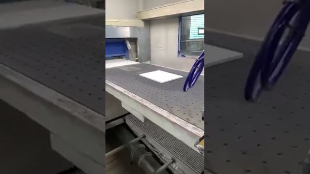 Автоматическая линия покраски мебели на базе робота MAKOR +UM CONSTRUCTIONI Италия БУ.. смотреть онлайн