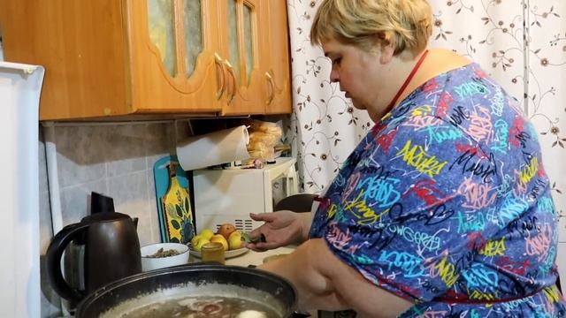 Муж готовит суп из баранины а я варю холодец. смотреть онлайн