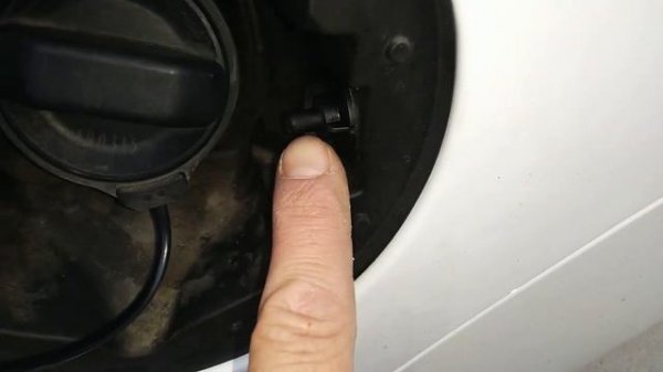 CHERY TIGGO 4 - лючок топливного бака. Не открывается!