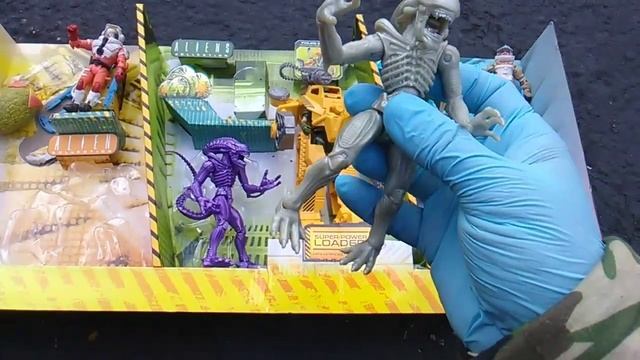 ALIEN Insanity! Xenomorph Alien Super Set by Lanard! смотреть онлайн