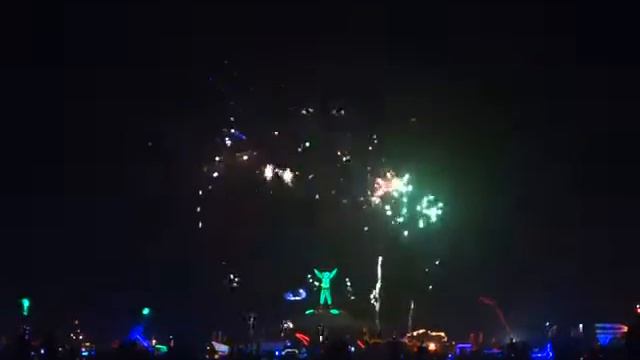 Салют перед зажжением Мэна на Burning Man 2013 смотреть онлайн