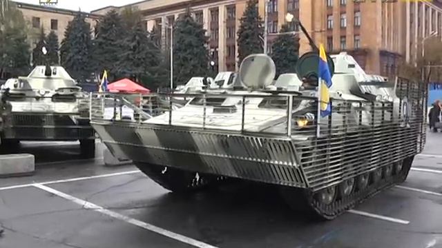 День защитника отечества в Днепре отметили маршем смотреть онлайн
