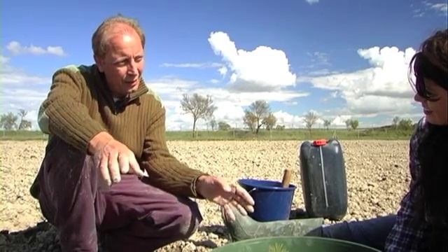 Explanation of the Groasis Waterboxx plant cocoon for reforestation смотреть онлайн