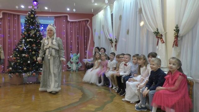 Новогодний праздник гр.5