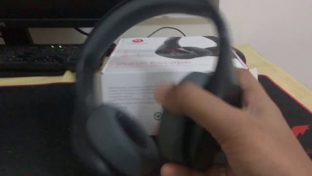 Motorola Pulse Escape Wireless Headphone Unboxing and how to Pair with Android devices and PC смотреть онлайн