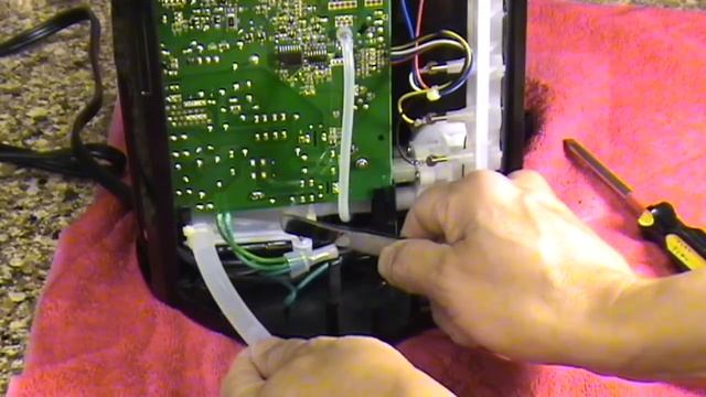 How to Drain a Keurig 2.0 смотреть онлайн