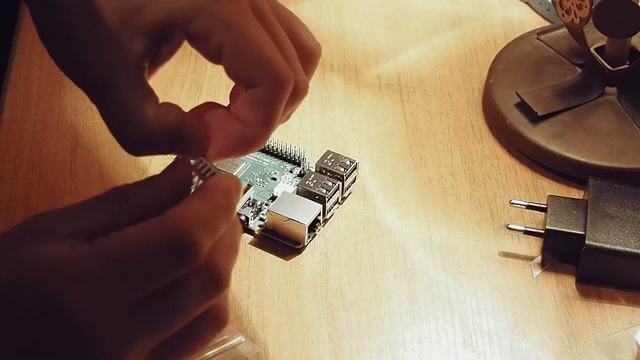 Сборка и первый запуск Raspberry Pi B+ | Установка Raspbian