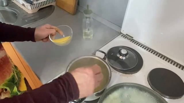 Готовим нежный,тающий во рту лосось,со сливками и шпинатом;) смотреть онлайн