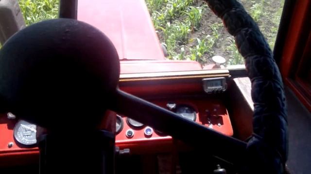 ОКУЧИВАНИЕ КАРТОФЕЛЯ ТРАКТОРОМ Т-25/POTATOING OF POTATOES BY TRACTOR T-25