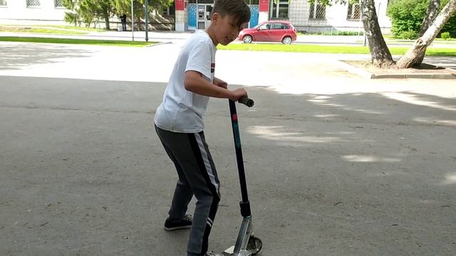 топ 5 трюков для новичков на трюковом самокате смотреть онлайн