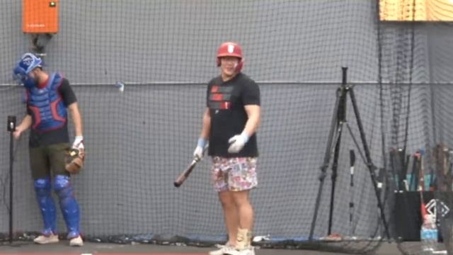 High School Baseball Players vs. MLB Pro смотреть онлайн