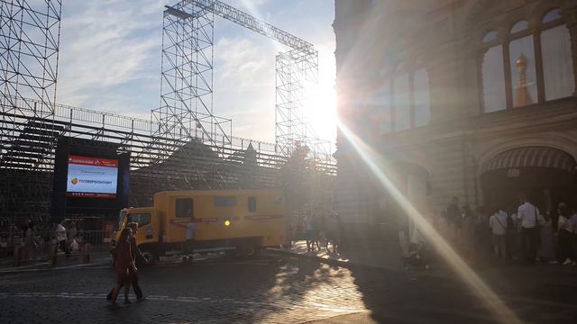 от Ильинки до Кремлевского моста, прогулка по центру Москвы ч1 смотреть онлайн