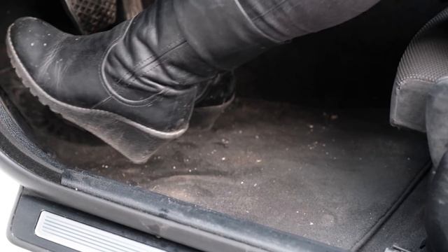 Te protejezi avand grija de masina ta! Covorase de calitate usor de curatat pentru masina ta. смотреть онлайн