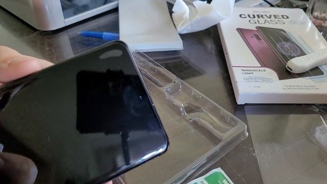 Как наклеить защитное стекло на уф клею и скрыть все царапины смотреть онлайн