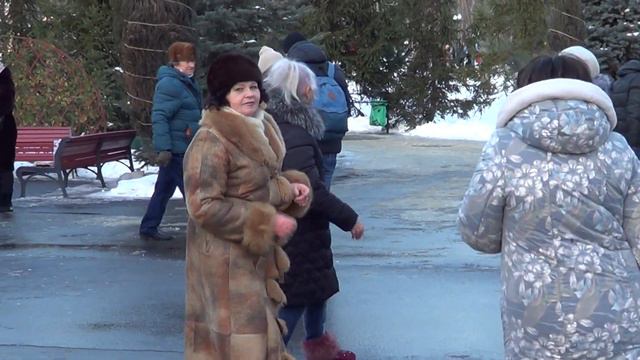 Харьков, танцы в парке Горького Январь 2022 г. смотреть онлайн