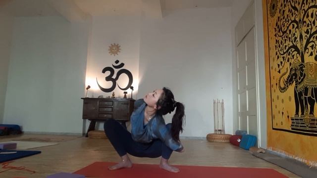 YOGA il 9 aprile - torsione смотреть онлайн