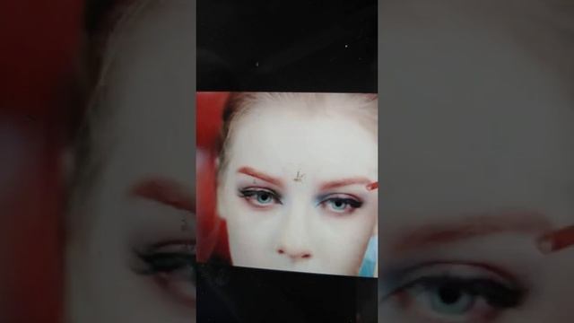 Рисуем гримом клоуна