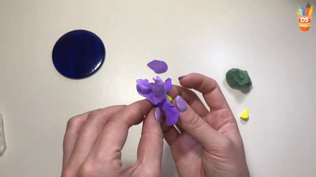 DIY Beautiful Iris flowers from air plasticine. Красивые цветы ирисы из воздушного пластилина. смотреть онлайн