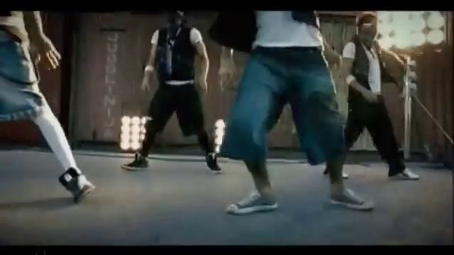 Mustafa Sandal - Ates Et ve Unut [Videoclip 2009 HQ] смотреть онлайн