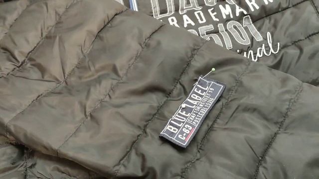 как спрятать дыру на куртке и пришить лэйбл или нашивку смотреть онлайн