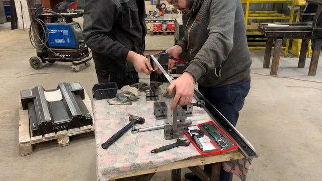 Сборка фрезерного станка ЧПУ по металлам и фрезеровка стали на недетских режимах резания | Epoxy CN смотреть онлайн