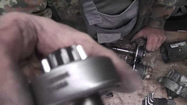 Ремонтируем стартер PEUGEOT Partner 2.0 HDI. Замена бендикса. смотреть онлайн